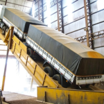 Hydraulic cylinders for lifting platforms and scissor lifts